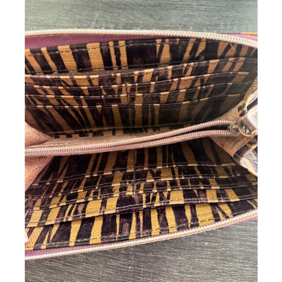 Sak Roots Embroidered Lizard Wallet Multi Color Many Card Slots And Compartments - Picture 7 of 9